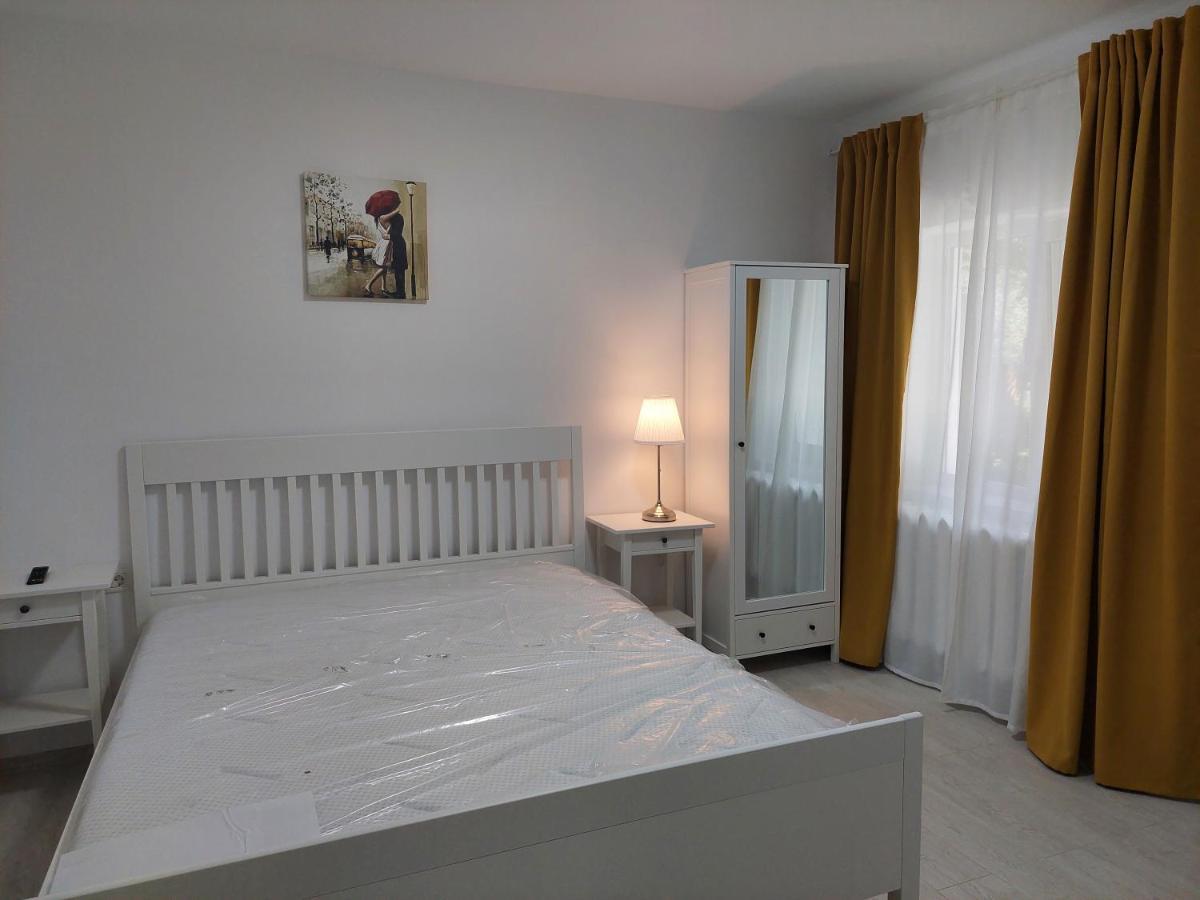 Vila De Pe Lac Amara Exterior photo