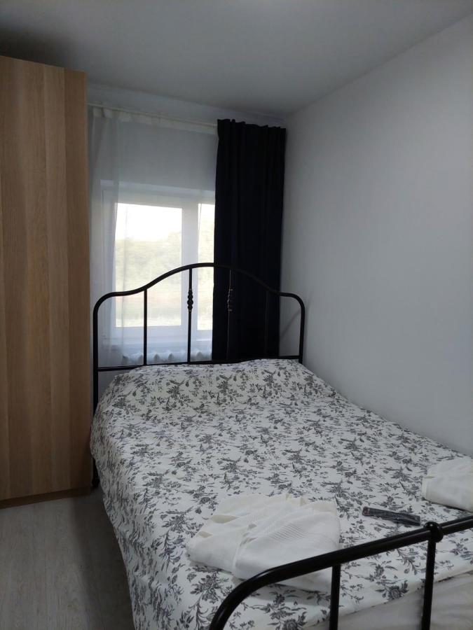Vila De Pe Lac Amara Exterior photo