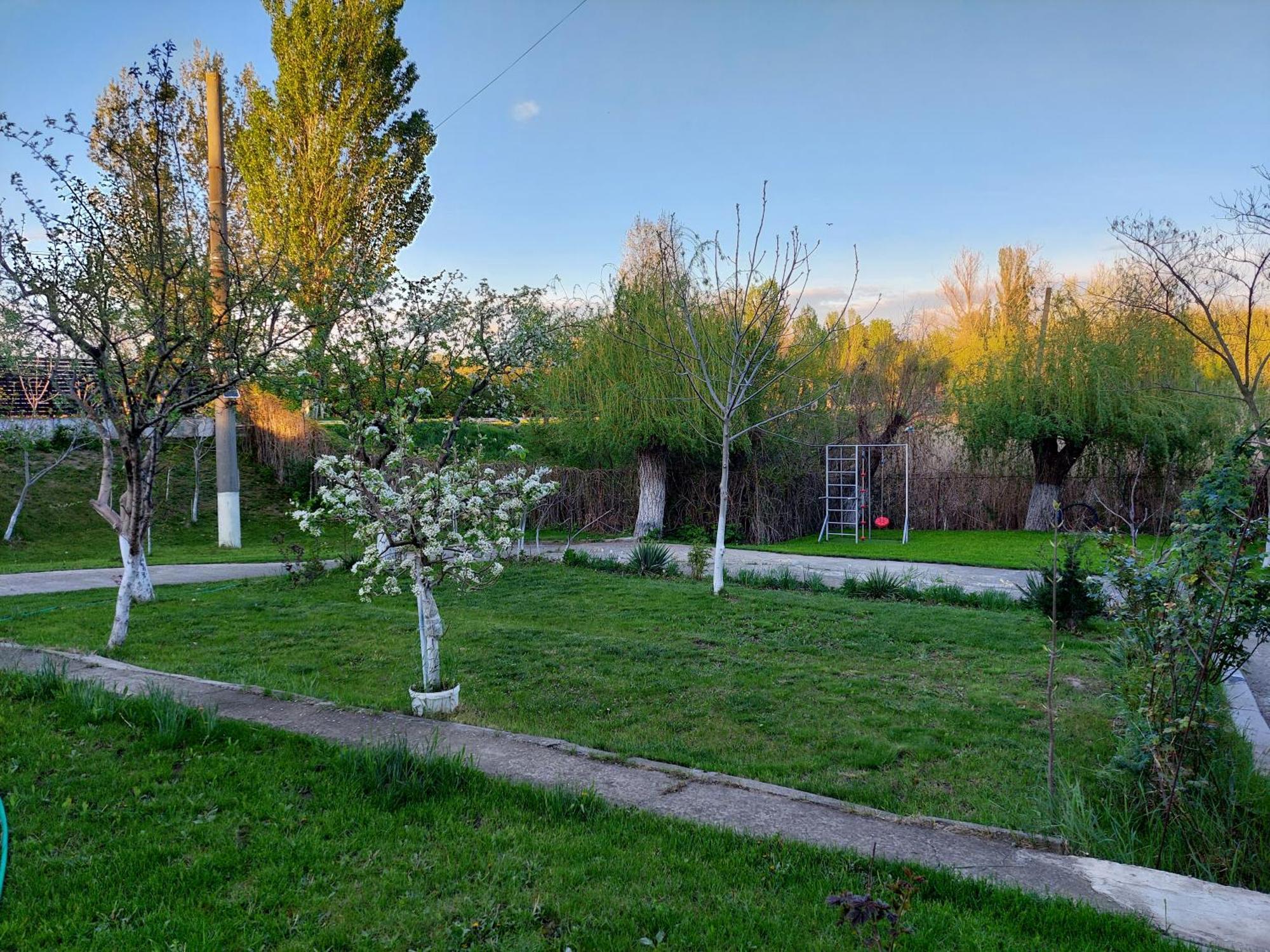 Vila De Pe Lac Amara Exterior photo