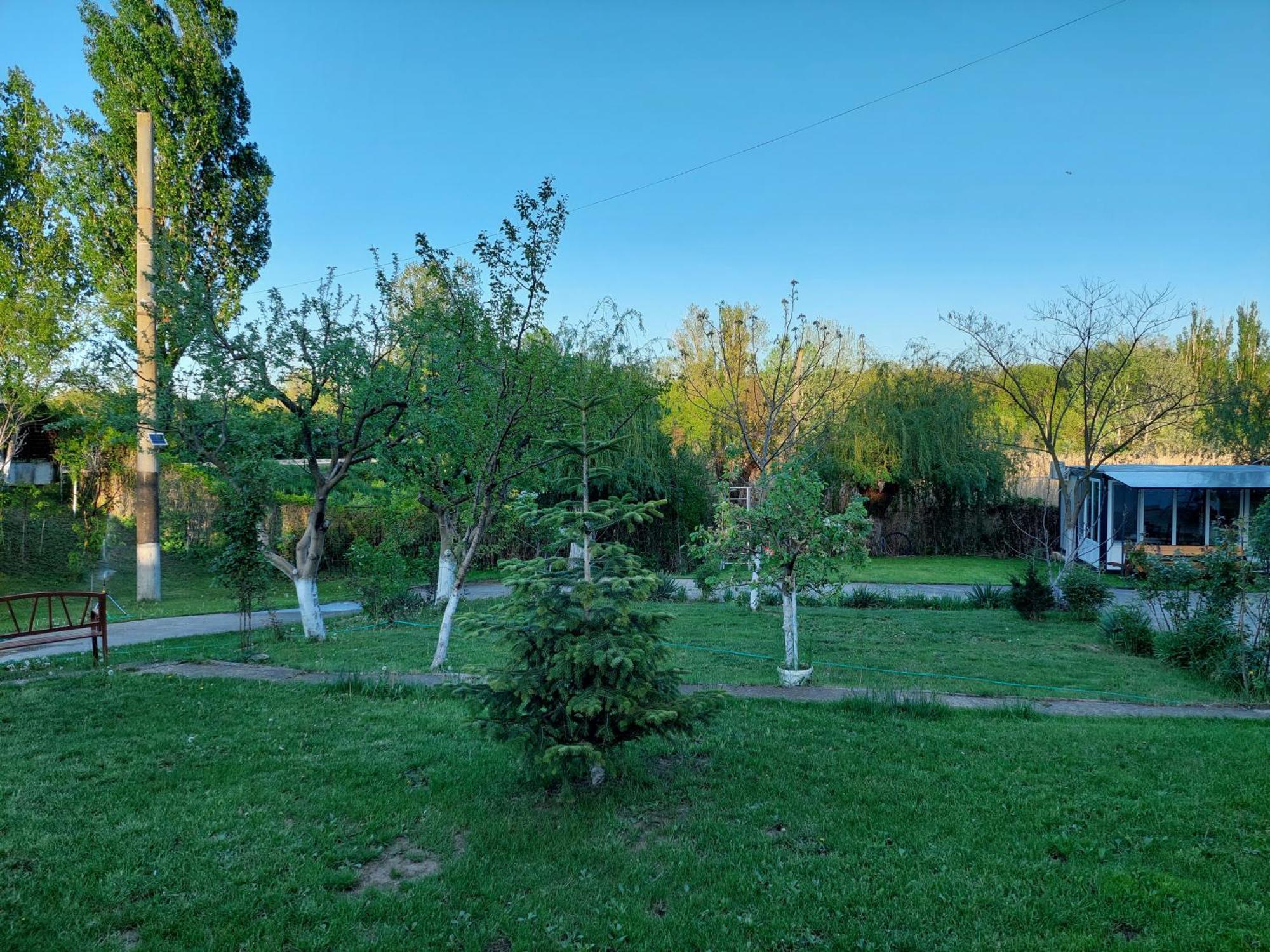 Vila De Pe Lac Amara Exterior photo
