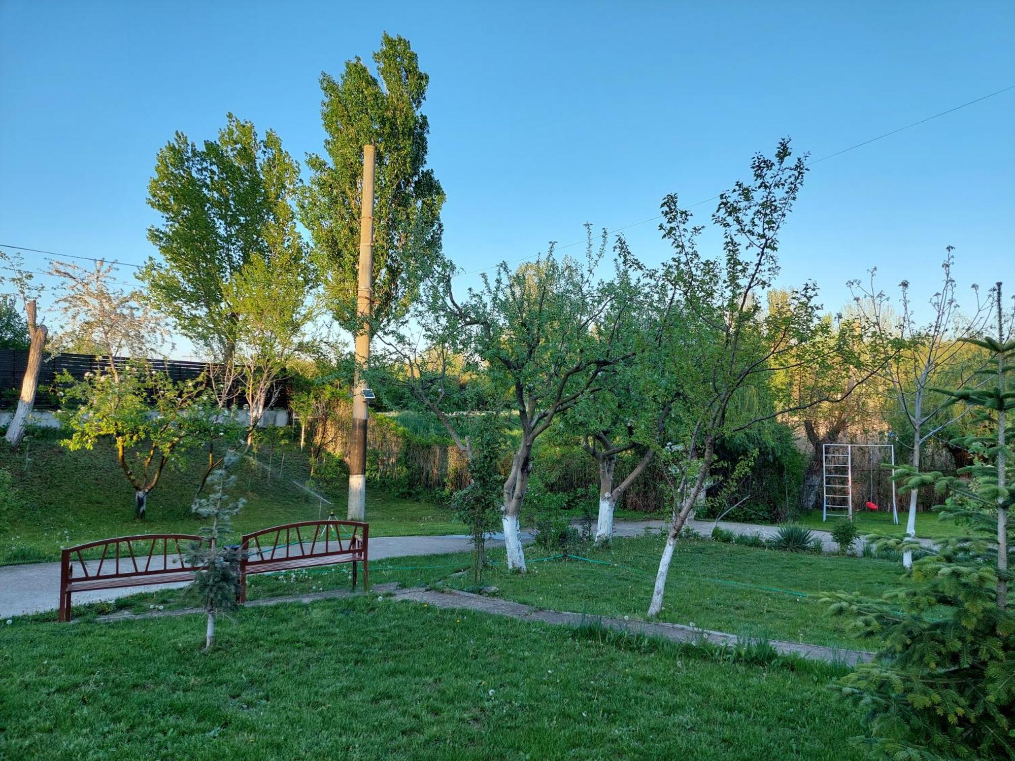 Vila De Pe Lac Amara Exterior photo